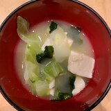 キャベツと豆腐の味噌汁